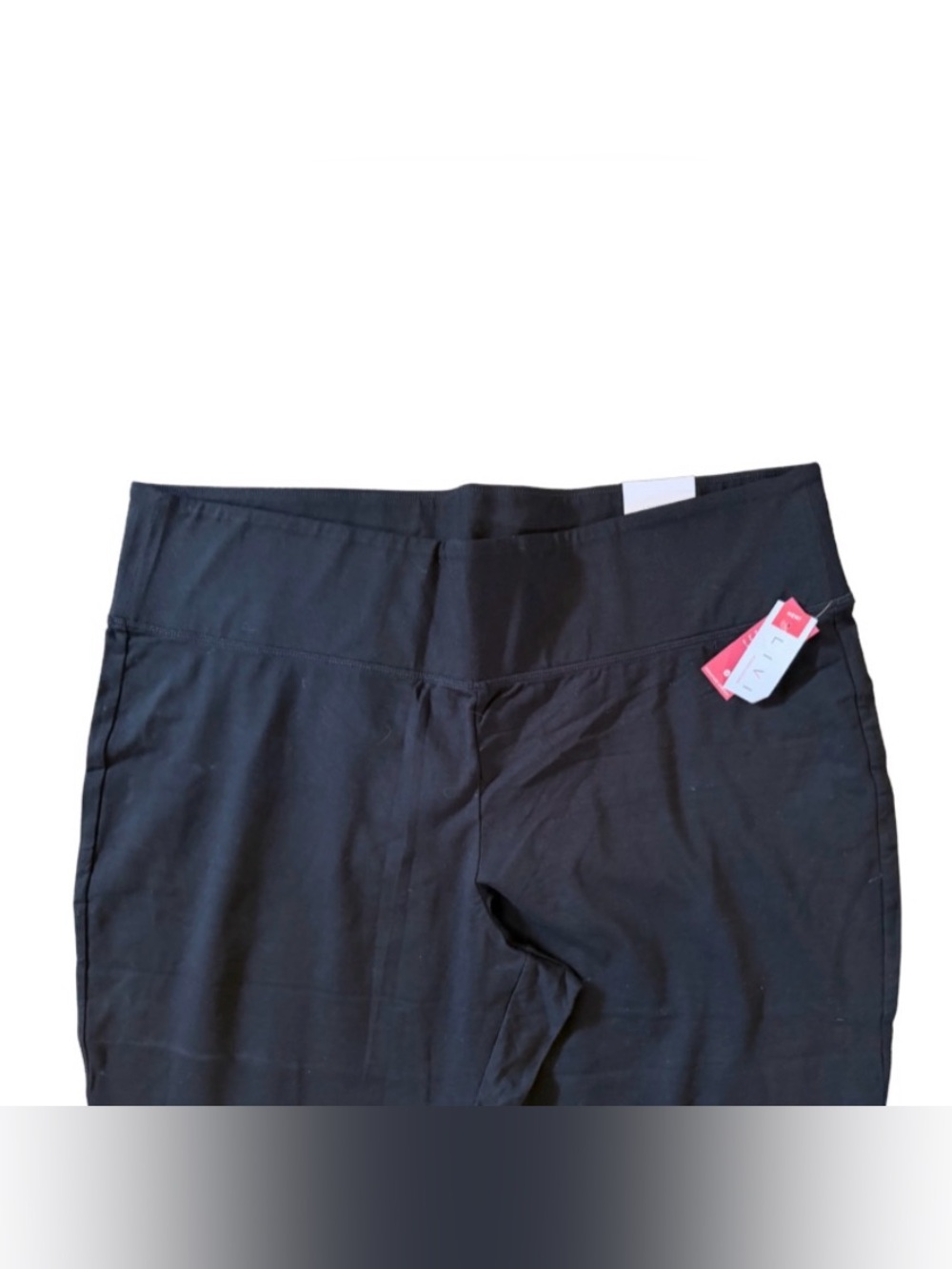Livi Lane Bryant Yoga Capri Leggings - Picture 3 of 6